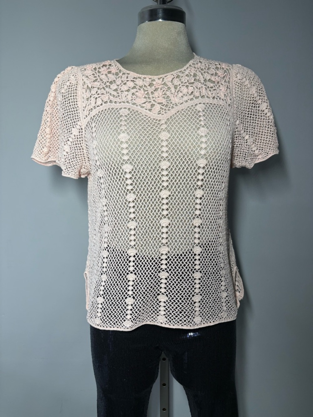 Women's Light Pink Crochet Short Sleeve Knit Tee Size L